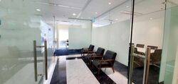 Gateway West (D7), Office #537063991